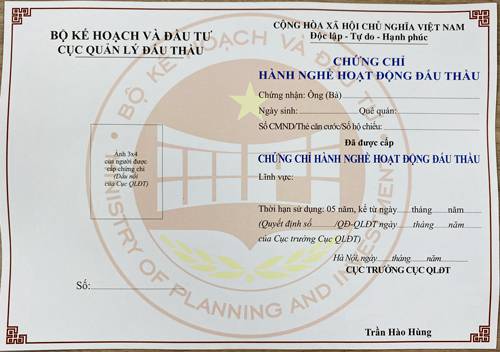Mặt trước chứng chỉ hành nghề hoạt động đấu thầu